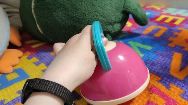 играем в игрушечный чайник