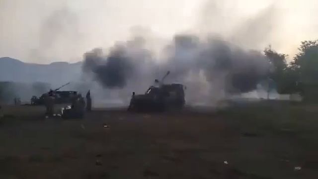 В индийском регионе Кашмир раздались сильные взрывы, продолжается перестрелка между Индией и Пакиста
