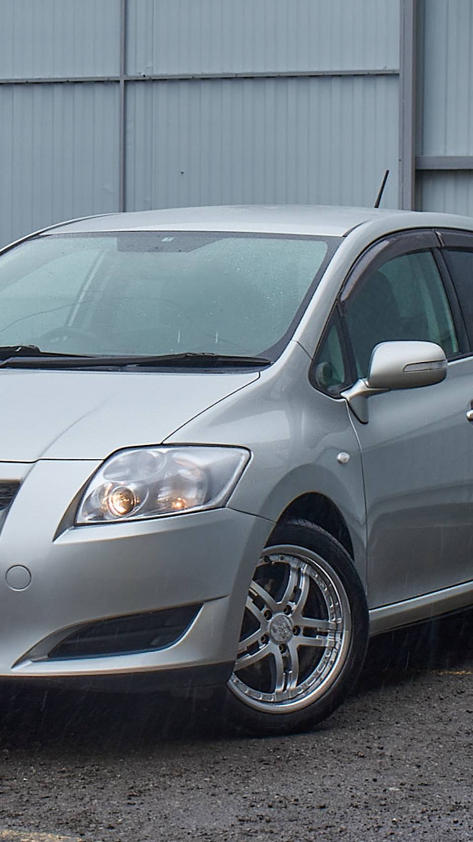 Обзор на Toyota Auris Хетчбэк 5 дв. 1.5 CVT 2007г