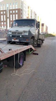 зил 5301 везет собрата