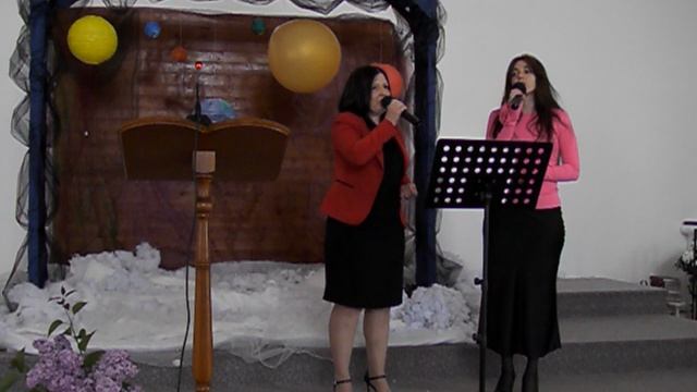 25.05.10 пение сестёр