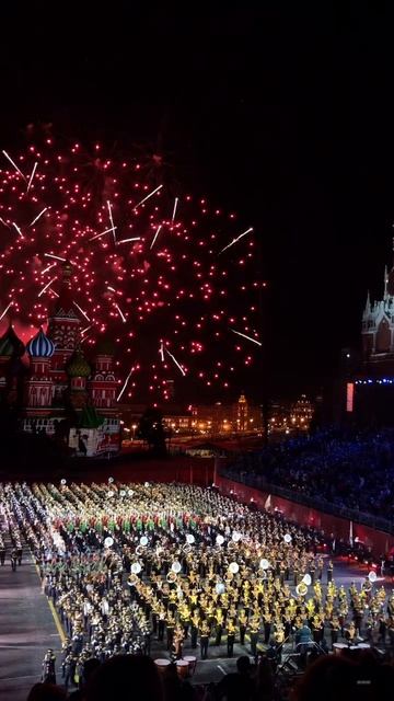 Салют в Москве 9 мая 2025 года