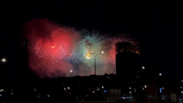 САЛЮТ 9 МАЯ НА КРАСНОЙ ПЛОЩАДИ