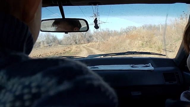 Едем по просторам Кыргызстана в Манасе возле аэропорта ищем озеро для рыбалки