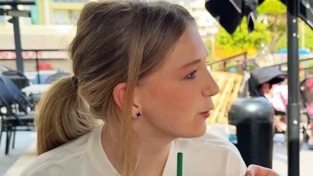 Starbucks за 1$ и за 100$ ! Что скрывает Starbucks? Пробуем ВСЁ и СРАВНИВАЕМ!