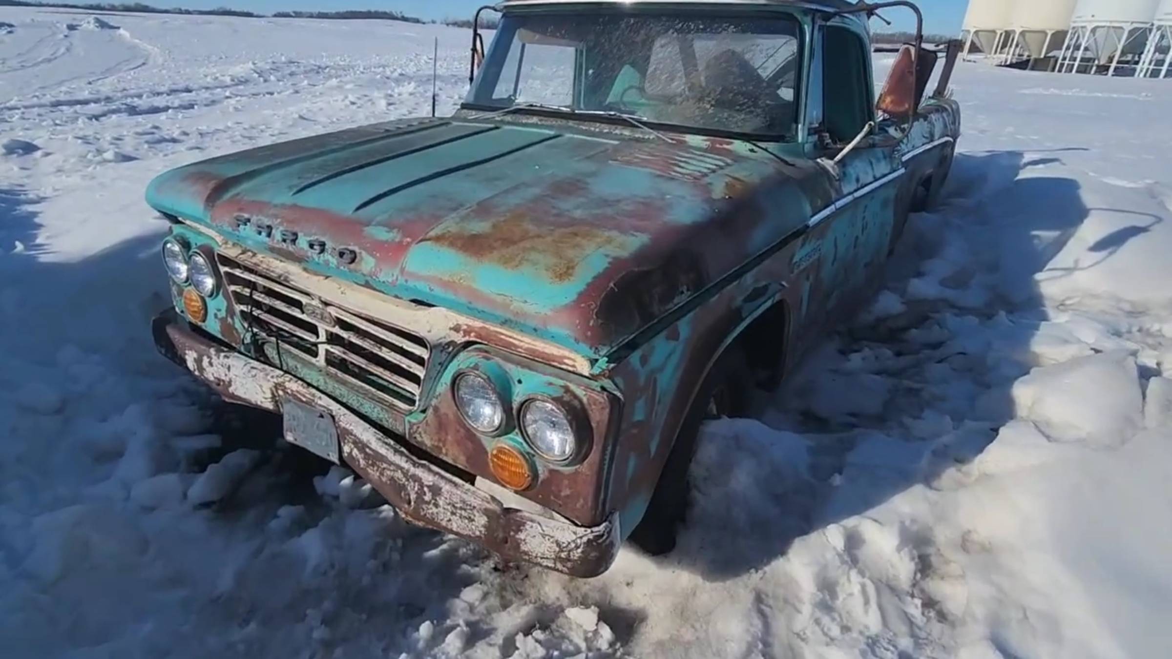 Нашли редкий Dodge 1959 года! Заведется ли?!