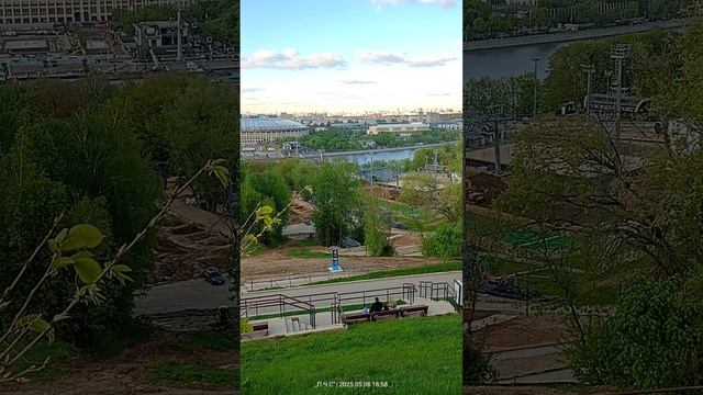 Воробьевы горы место где принимали важные решения и для желаний загадывать без головного убора