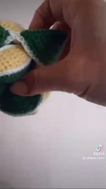 Головоломка из 3 деталей, вязаная крючком.
