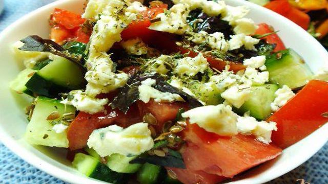 Салат овощной с сыром Дор-Блю