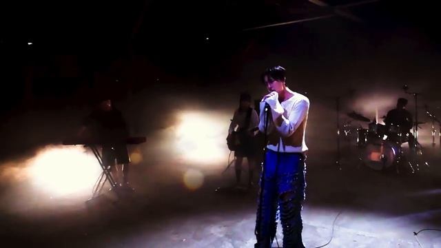 WOODZ 'Drowning' Live Clip