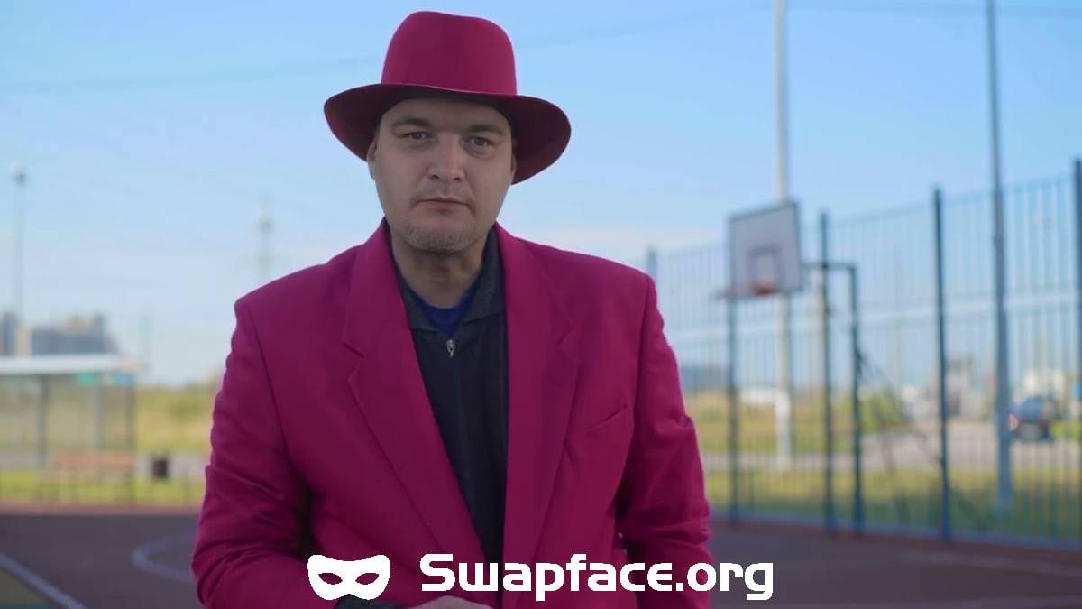 БАТЯ VOVAMAS ПОСТРИГ БРОВИ!