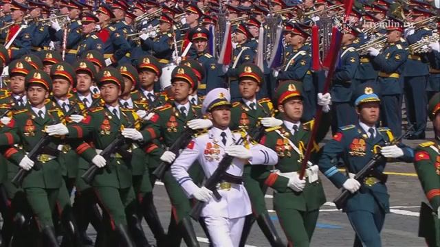 Парадные расчёты 13 иностранных государств прошли торжественным маршем по Красной Площади 9 мая 2025