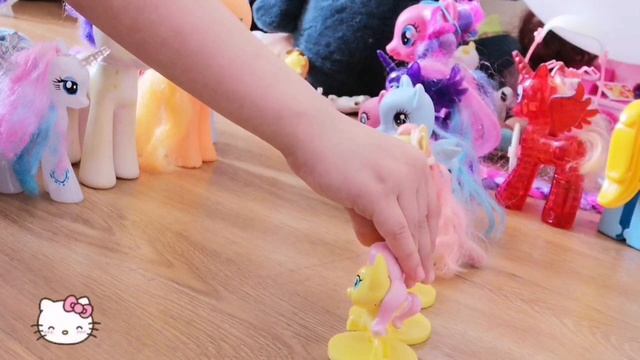 Пони Вероника встретила старшеклассников