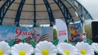 Первый раз пою на сцене в честь праздника 9 мая.Не сдуиье строго .Жду комменты .