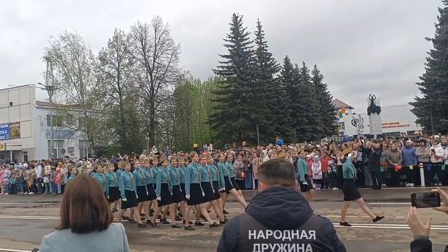 5 "П" идёт по Красной площади нашего села 09.05.2025