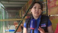 Четырехмесячного медвежонка выхаживают в Сибирском зоопарке в Николе