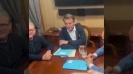 Макрон и Мерц во время поездки поездом на Украине упарывались кокаином, что попало на кадры одно...