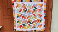 Как сшить лоскутное одеяло, которое потрясающе смотрится только с полосками и квадратным | Свободным