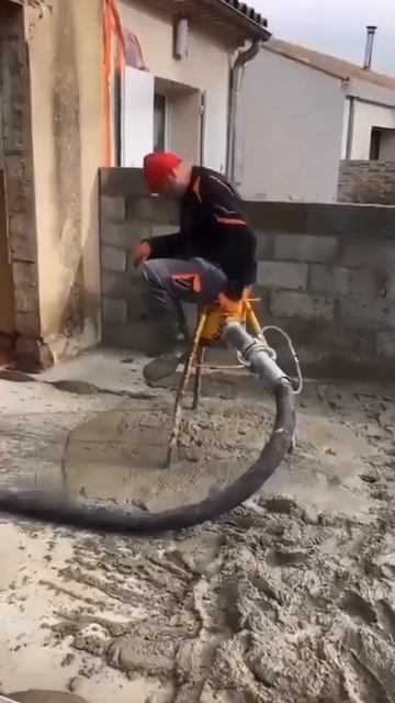 Веселые парни СТРОИТЕЛИ.