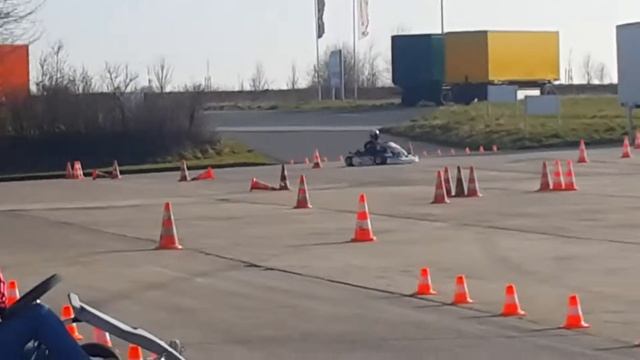 Go Kart зажигает сам шеф этой Богадельне
