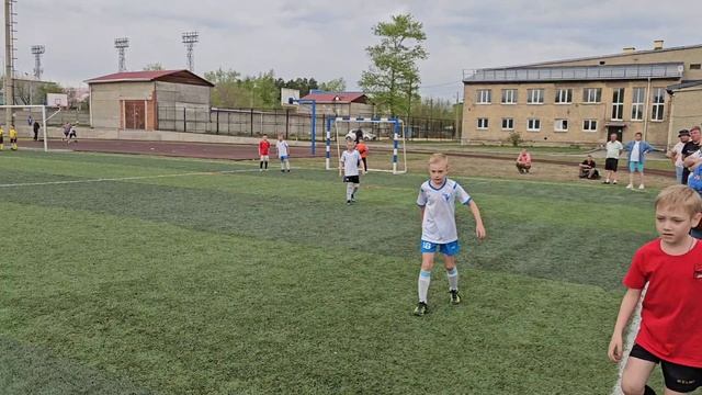 Кубок победы. г.Ангарск Серебряная лига по 2016 г. Зенит (Гельгорин) - Торнадо 2017 2 тайм.