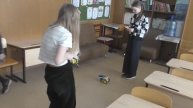 4А класс 63 школы тестирует программируемый автомобиль из конструктора фанкластик.