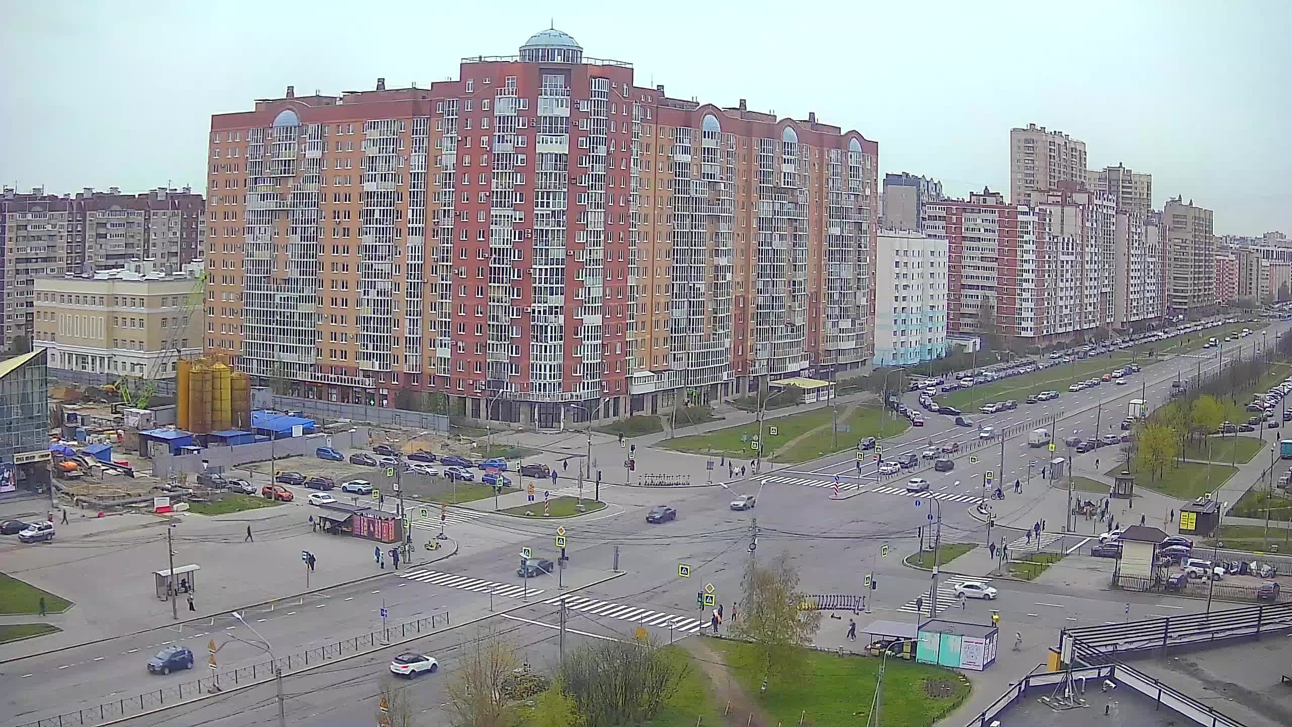 Веб-камера на перекрёстке Богатырского и Туристской, Санкт-Петербург