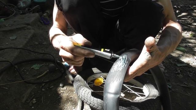 Как Заклеить Пробитое Колесо Велосипеда