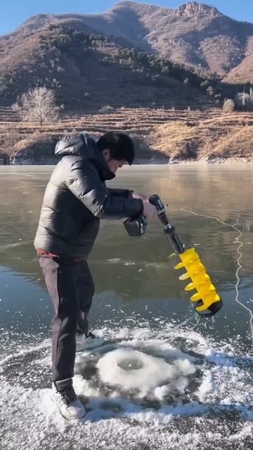 Amezing thing found under snow #shortsvideo
