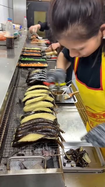 China's New Way to Eat Bananas ! #shortsvideo
