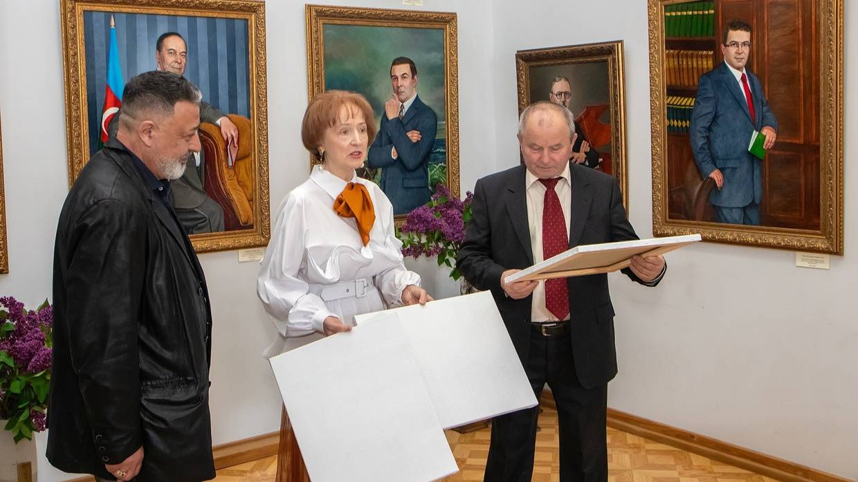 Знакомые все лица. Выставка Вячеслава Соппы.