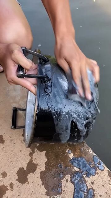 Clean blackened pans #shorts