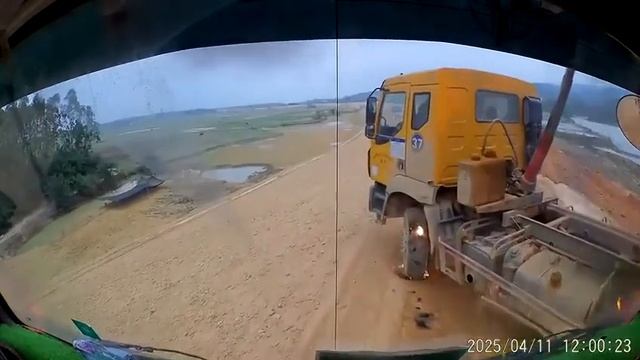 Задел ЛЭП. Живой и ладно.