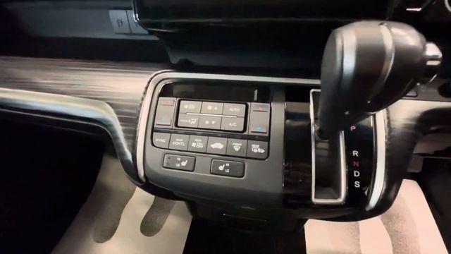 Honda Stepwgn, 2015 год