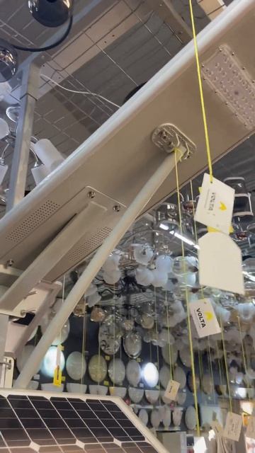 Уличное освещение на солнечных панелях. #veter #солнечны?