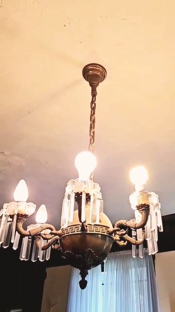 оч старая люстра 1920 год