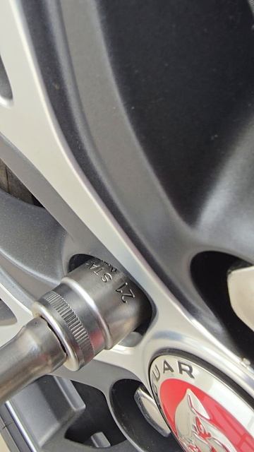 Размер гаек колёсных и болтов на Range Rover L460/L461/L405 и других моделях Land Rover