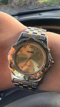 Часы кварцевые Рекорд серия Неон 166М