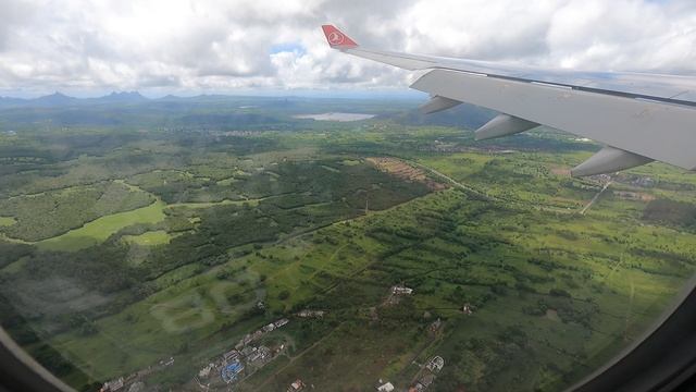 Посадка в аэропорту острова Маврикий. 
Авиакомпания "Turkish Airlines"