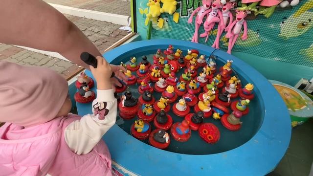 СОФИЯ ИГРАЕТ В РЫБАЛКУ #baby #сребенком #дети