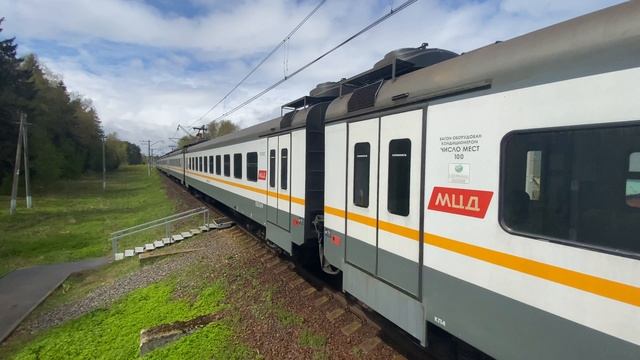 Электропоезд ЭП2Д-0076 пл.Хлюпино до ст.Дмитров. 11.05.2025.