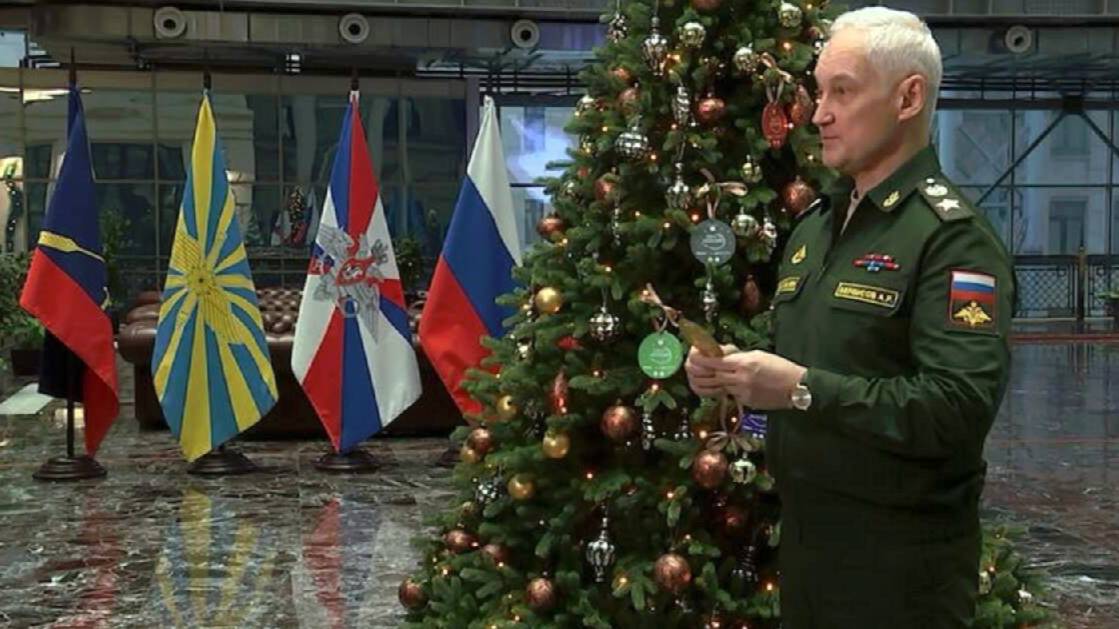 Глава МО Белоусов исполнил мечту девочки и ее брата побывать на параде Победы