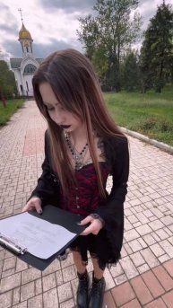 Решили в праздник спросить у дончан, хотели бы они уехать из Донецка 😁
Большинство — нет)
