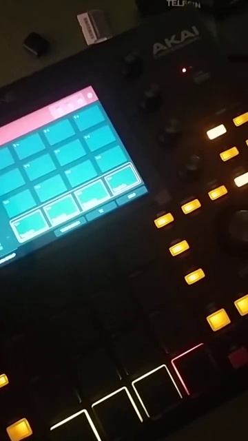 MPC One sunday sampling boombap beat