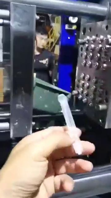 Литье одноразового шприца 3 мл на ТПА Threeplast