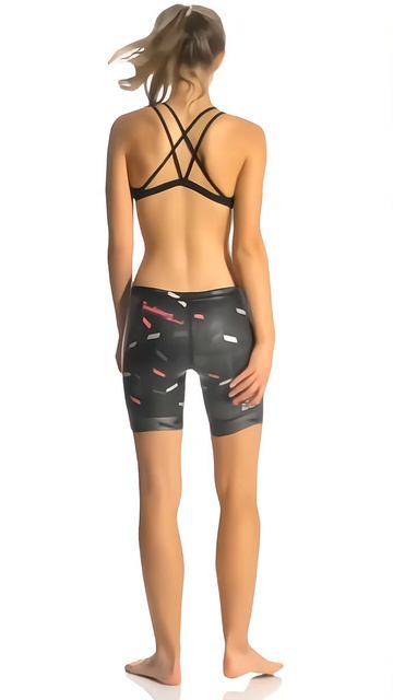 Claire Gerhardstein Zoot Wahini Two Piece #yogashorts #yogawear