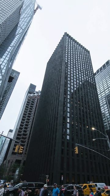 BlackRock инвестиционная компания, которая управляет 10 тр?