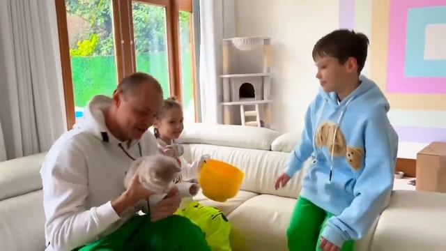 Мистер Макс Алфавит Челлендж на покупки от Макс и Катя