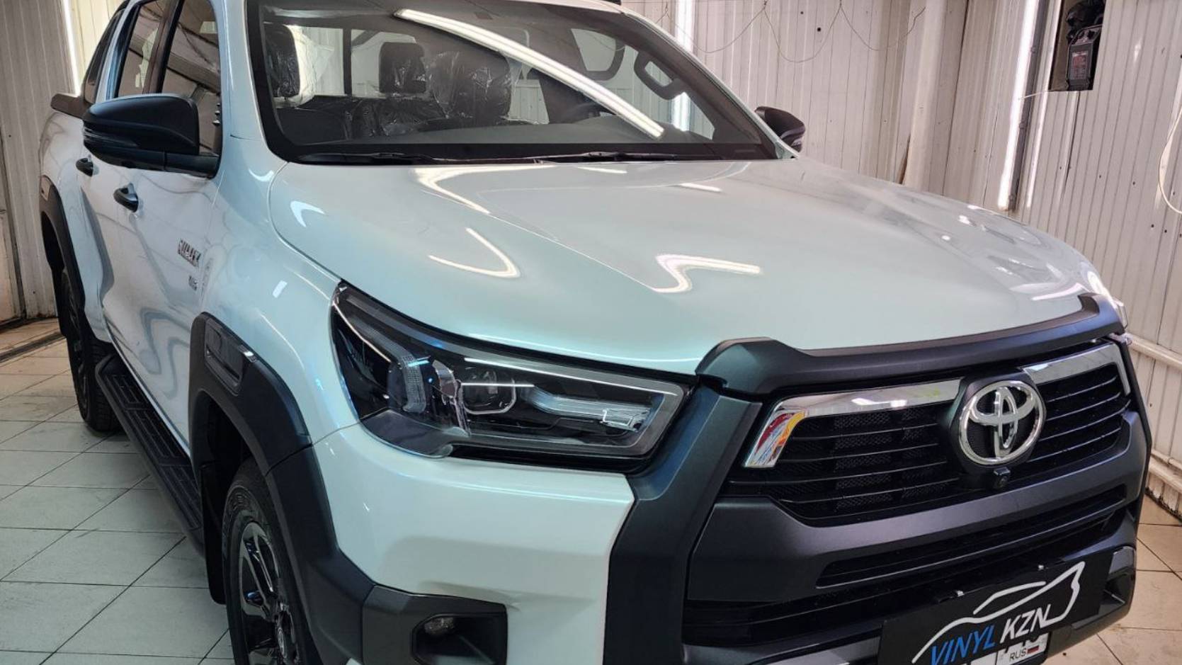 Toyota Hilux - сделали комплексное бронирование кузова прозрачной полиуретановой плёнкой