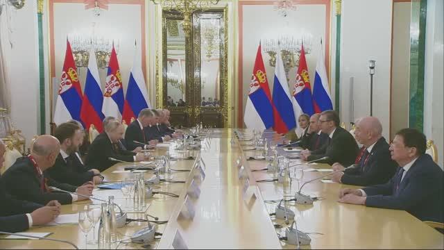 «Как дома»: Президент Вучич по-русски поблагодарил Путина и пригласил в Белград